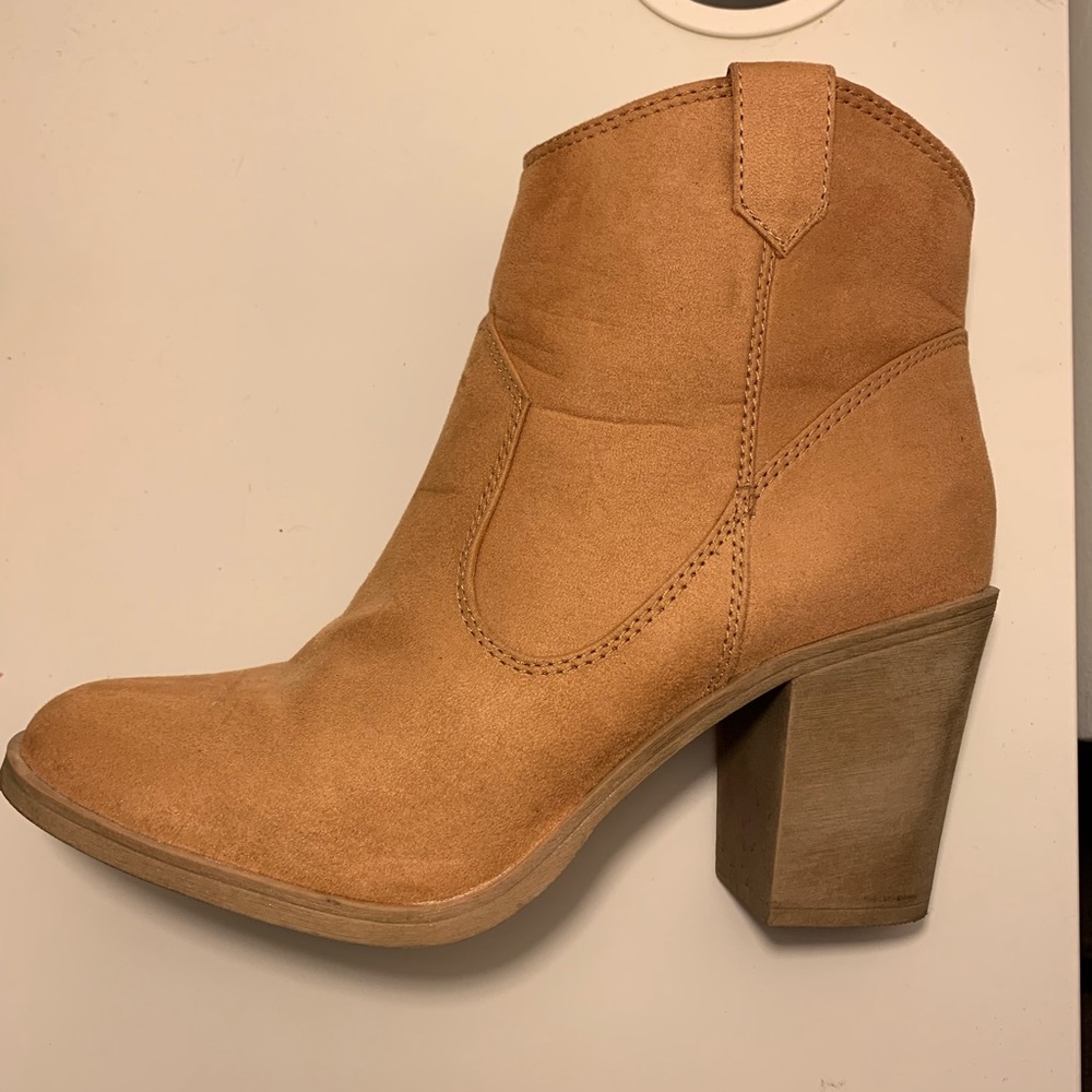 Western flair tan boots!